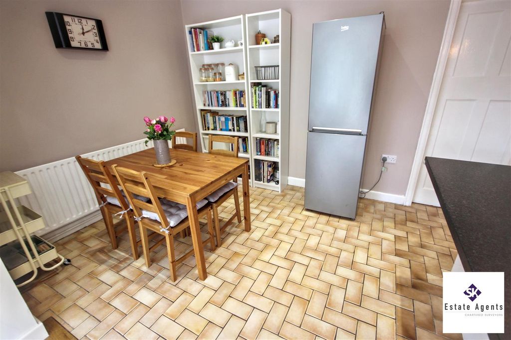 Property photo 3 of 27 Open-Plan Dining Kitchen