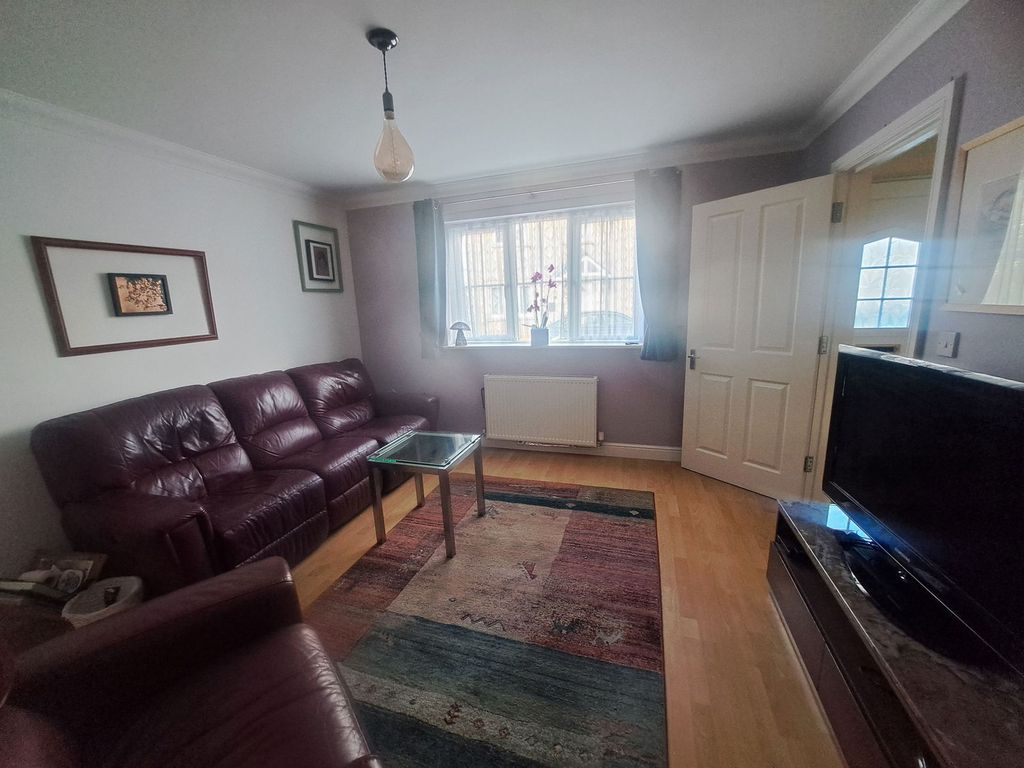 Property photo 3 of 20