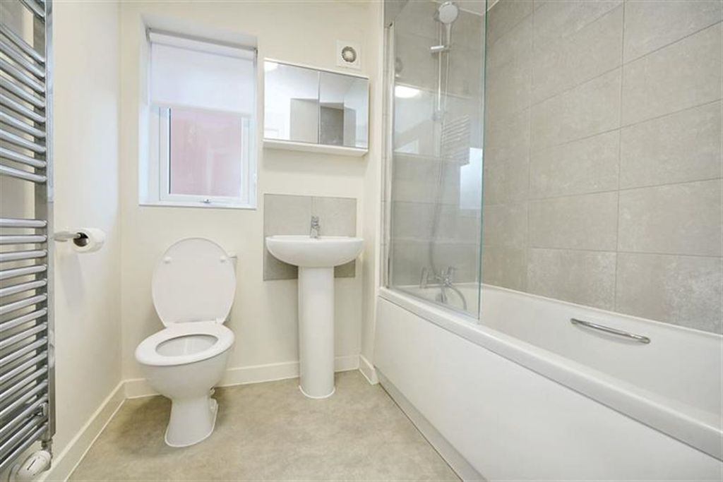 Property photo 3 of 6 Bathroom