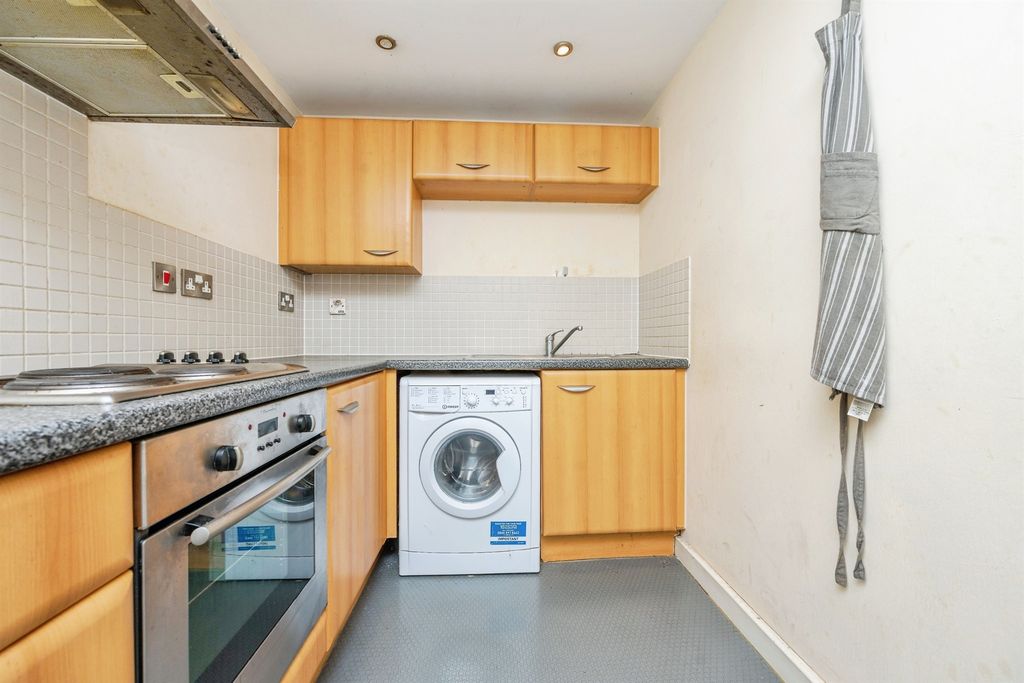 Property photo 3 of 19