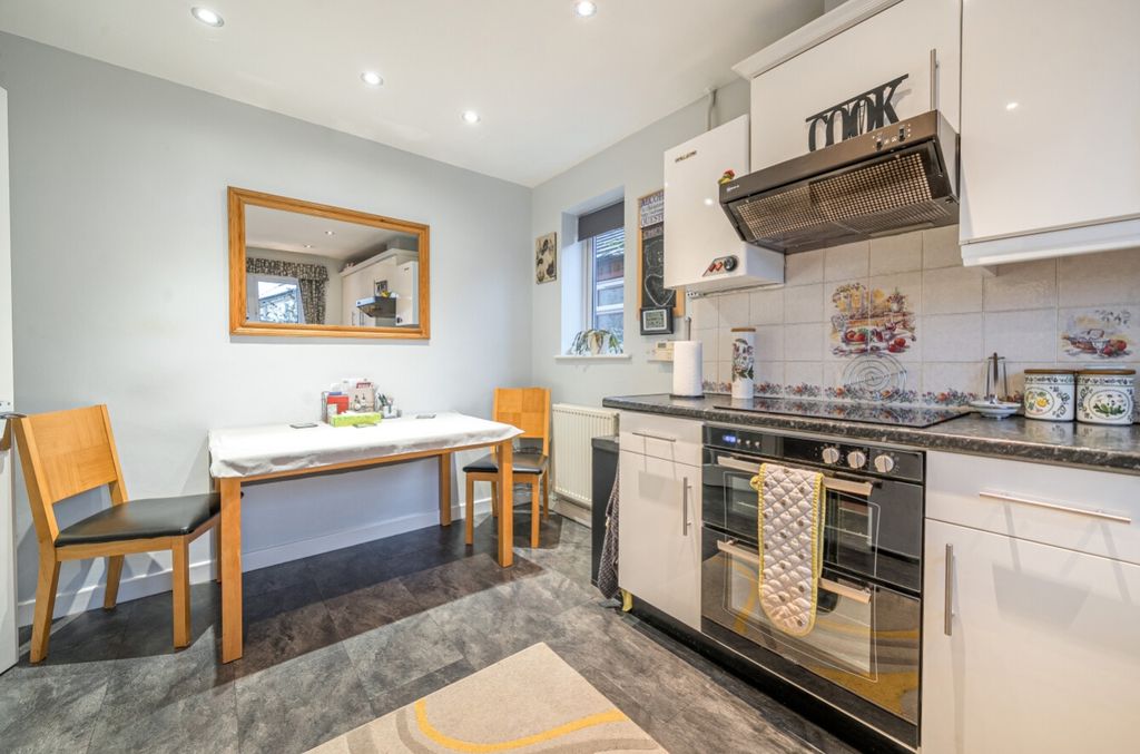 Property photo 3 of 28 1399785-2-6966Fbd397177