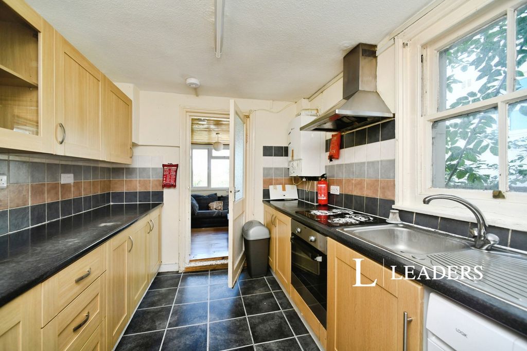 Property photo 1 of 18 Kitchen