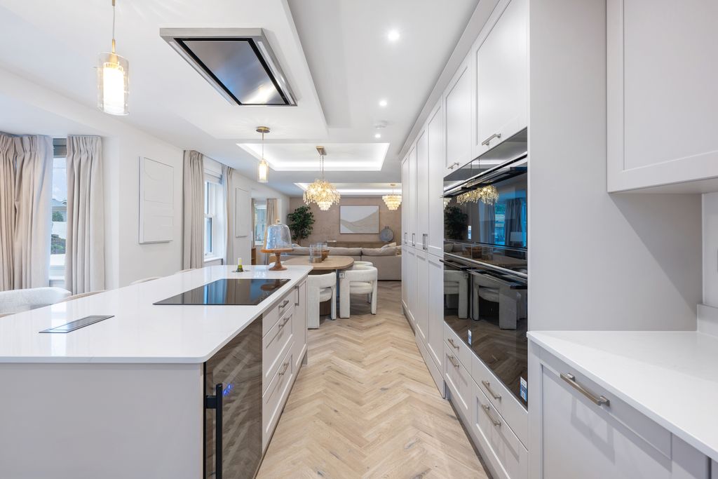 Property photo 3 of 8 Show Home Imagery