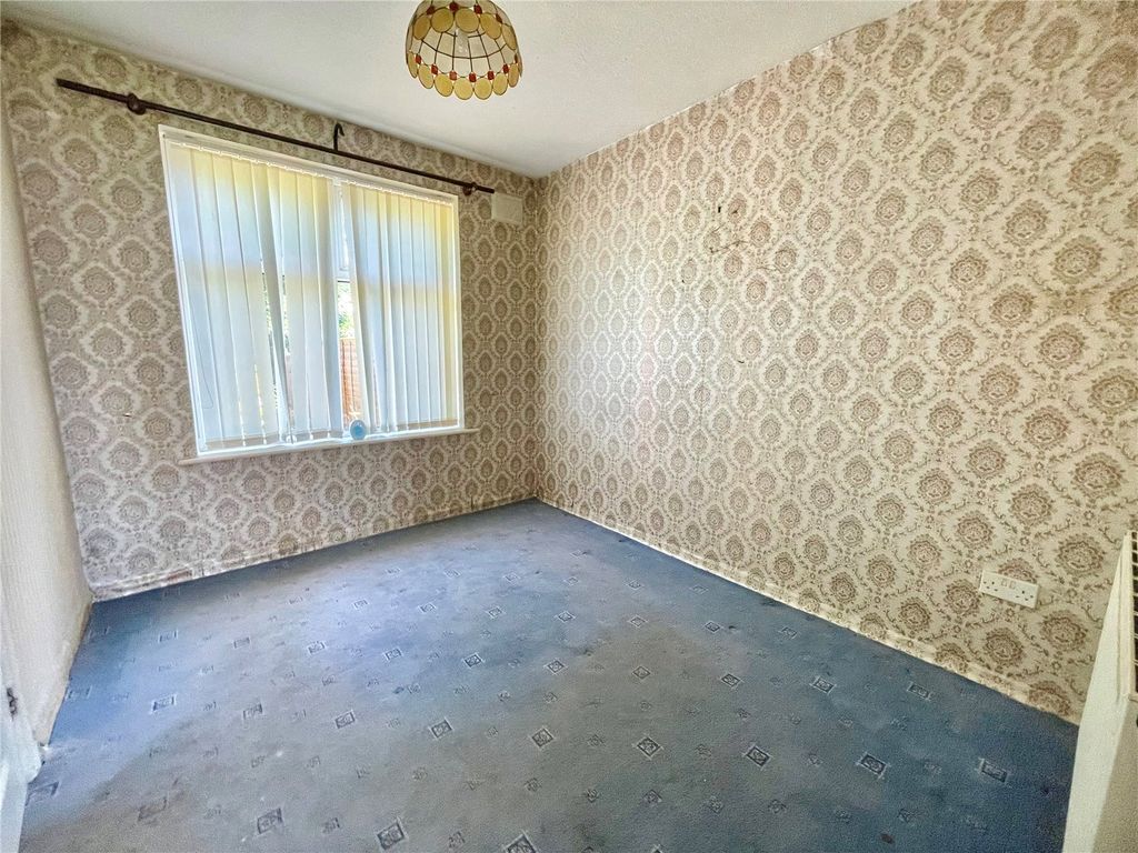 Property photo 3 of 10 Dining Room