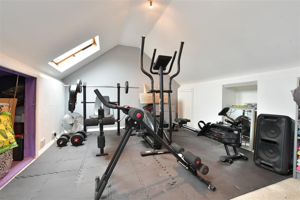 Property photo 3 of 21 Loft Room