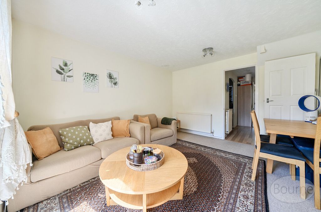 Property photo 2 of 9 E397Cb28-dc2E-41B...