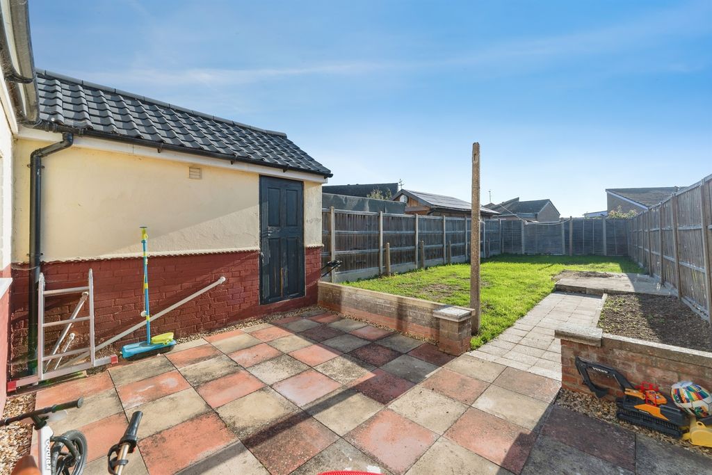 Property photo 3 of 14