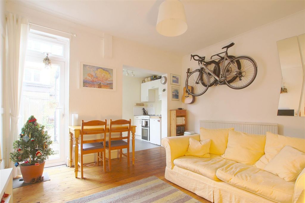 Property photo 2 of 6