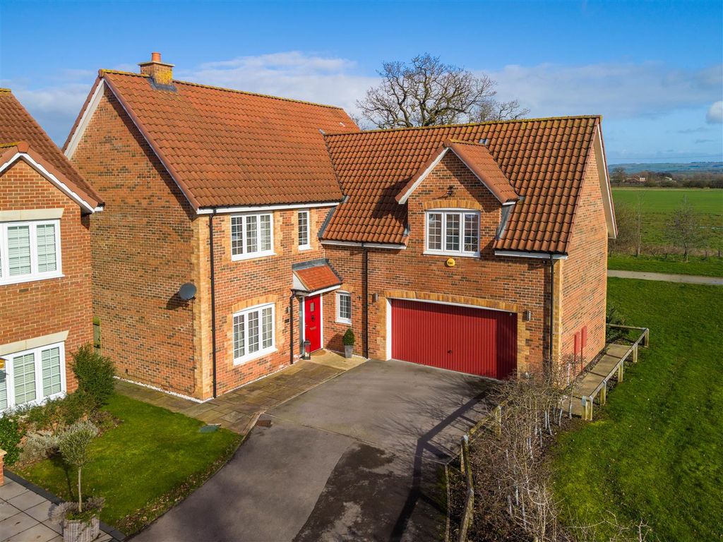 Property photo 1 of 29 2. 5 Winter Close - Drone-5.Jpg