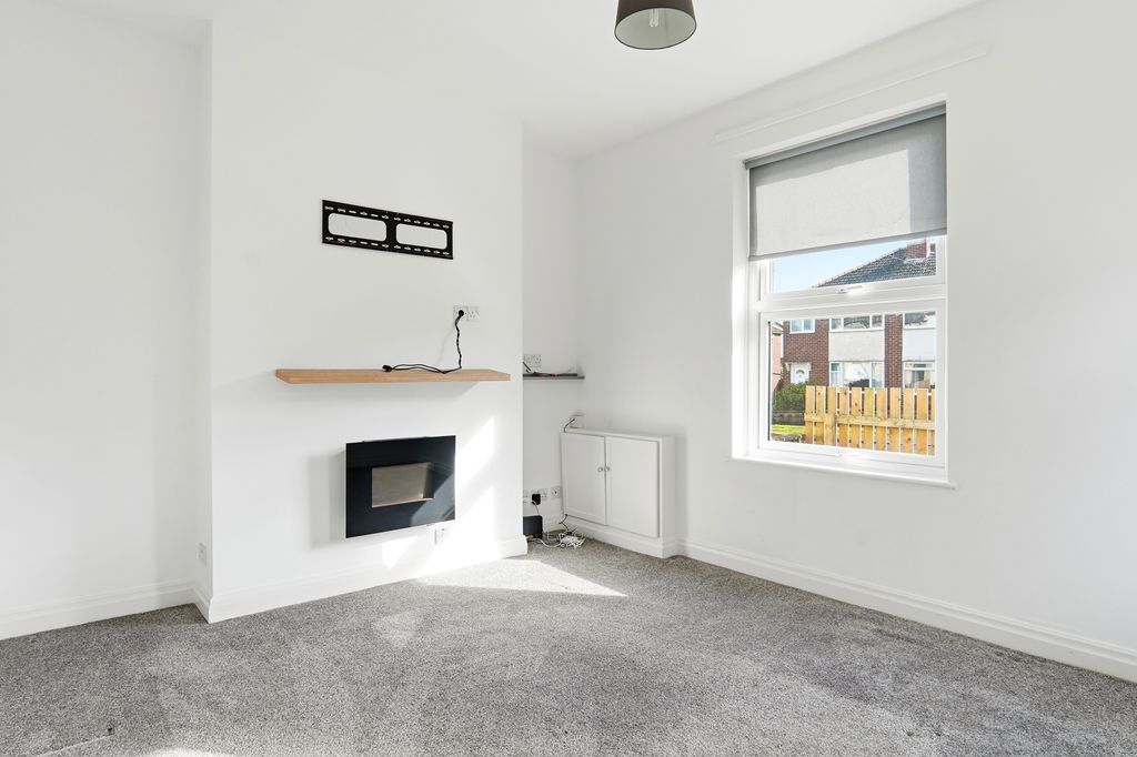 Property photo 3 of 17 Leedsroad007