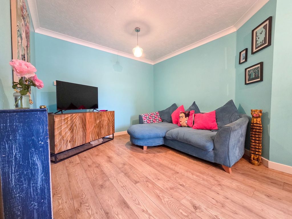 Property photo 2 of 16