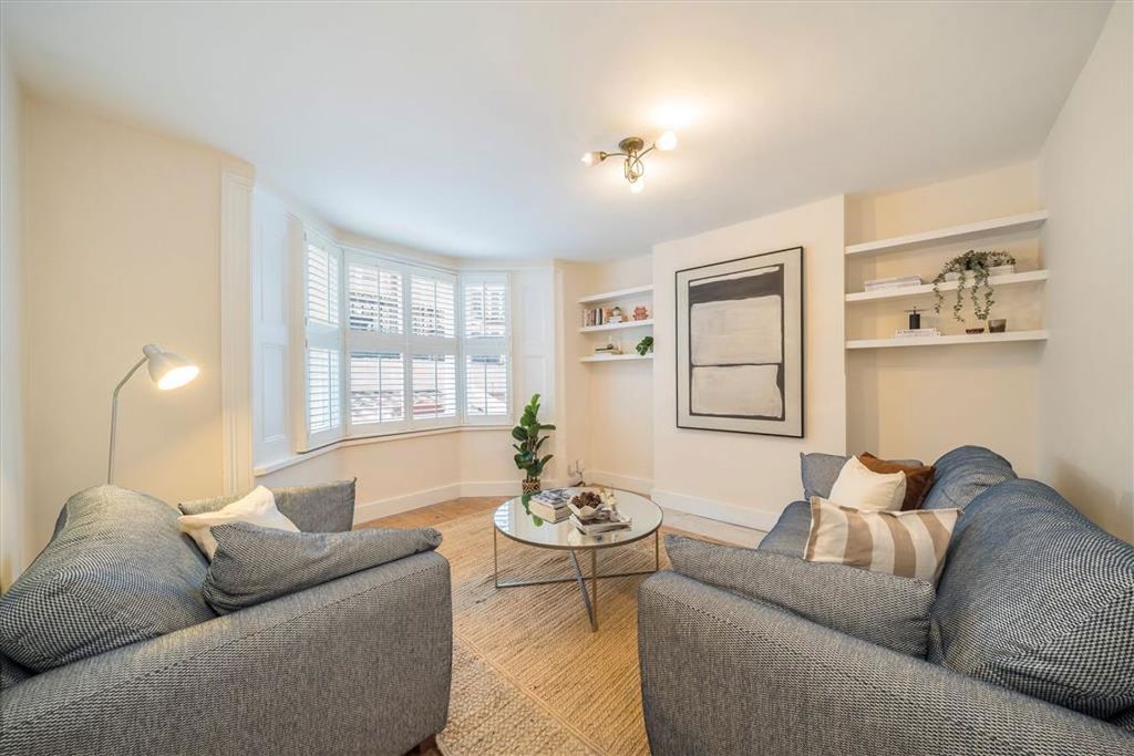 Property photo 3 of 8