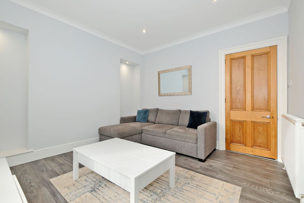 Property photo 3 of 21