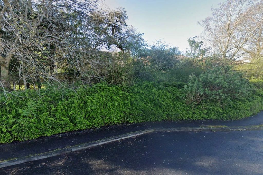 Property photo 2 of 8