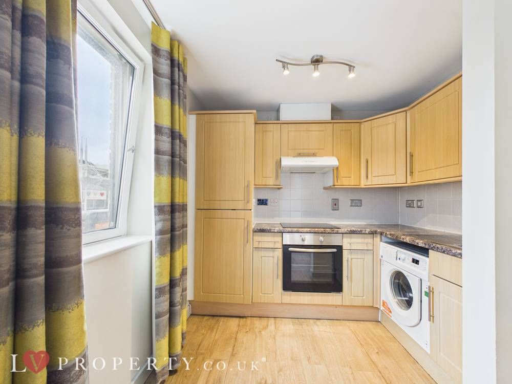 Property photo 2 of 7 Giraffe360-Still006