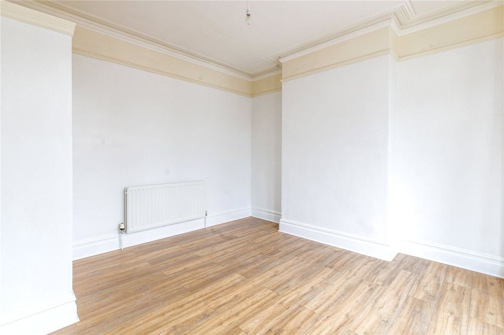 Property photo 3 of 11 Bedroom