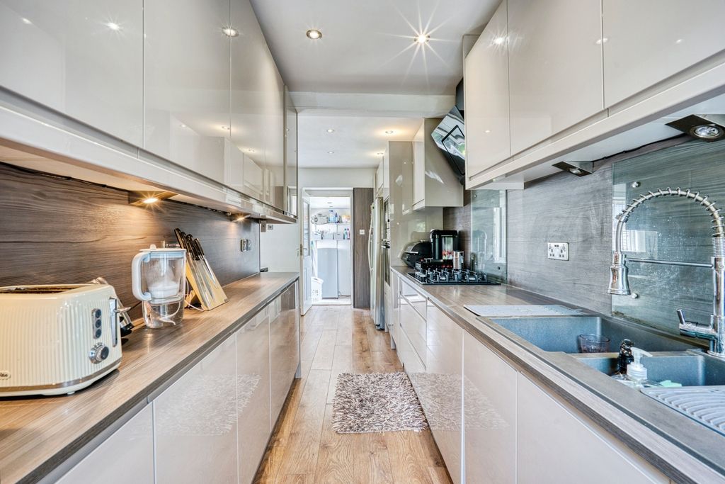 Property photo 3 of 20 Pbox-Img.Jpg