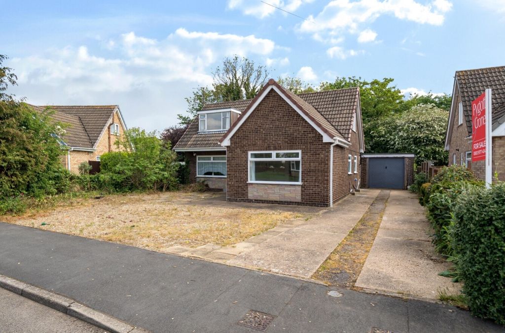 Property photo 1 of 28 1453613 (1)