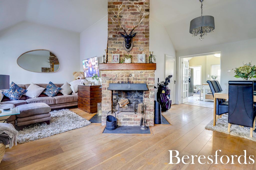 Property photo 2 of 13 Picture No. 11