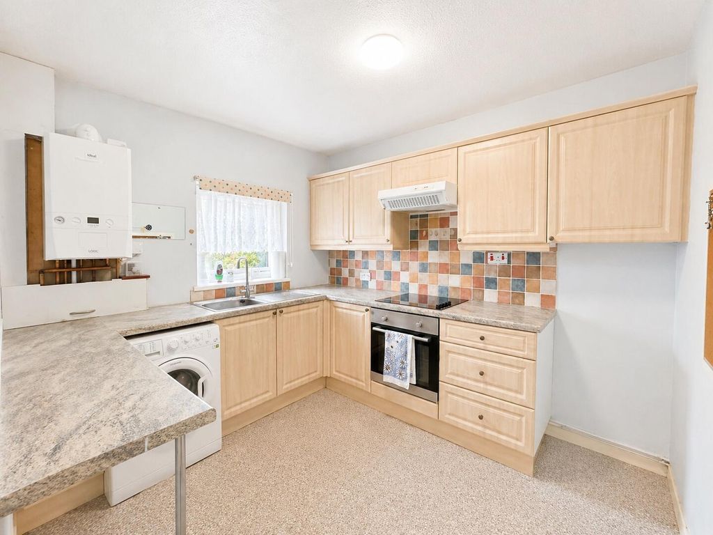 Property photo 3 of 6 Kitchen