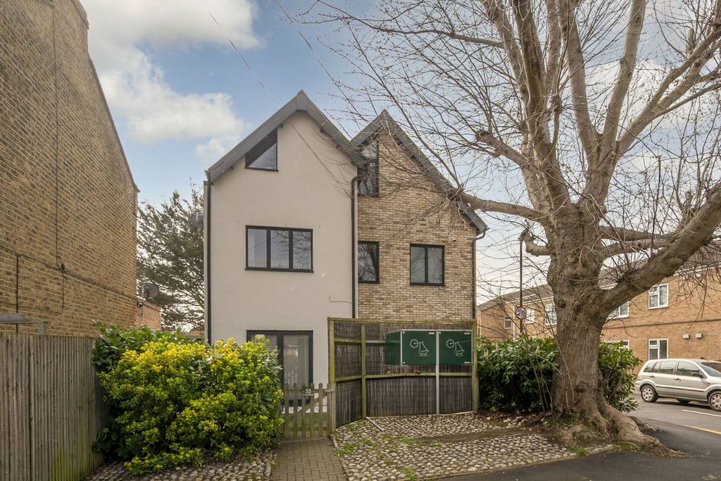 Property photo 2 of 19