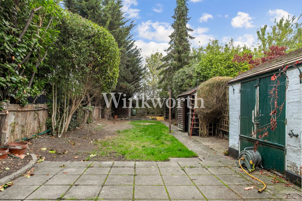 Property photo 3 of 16 Garden