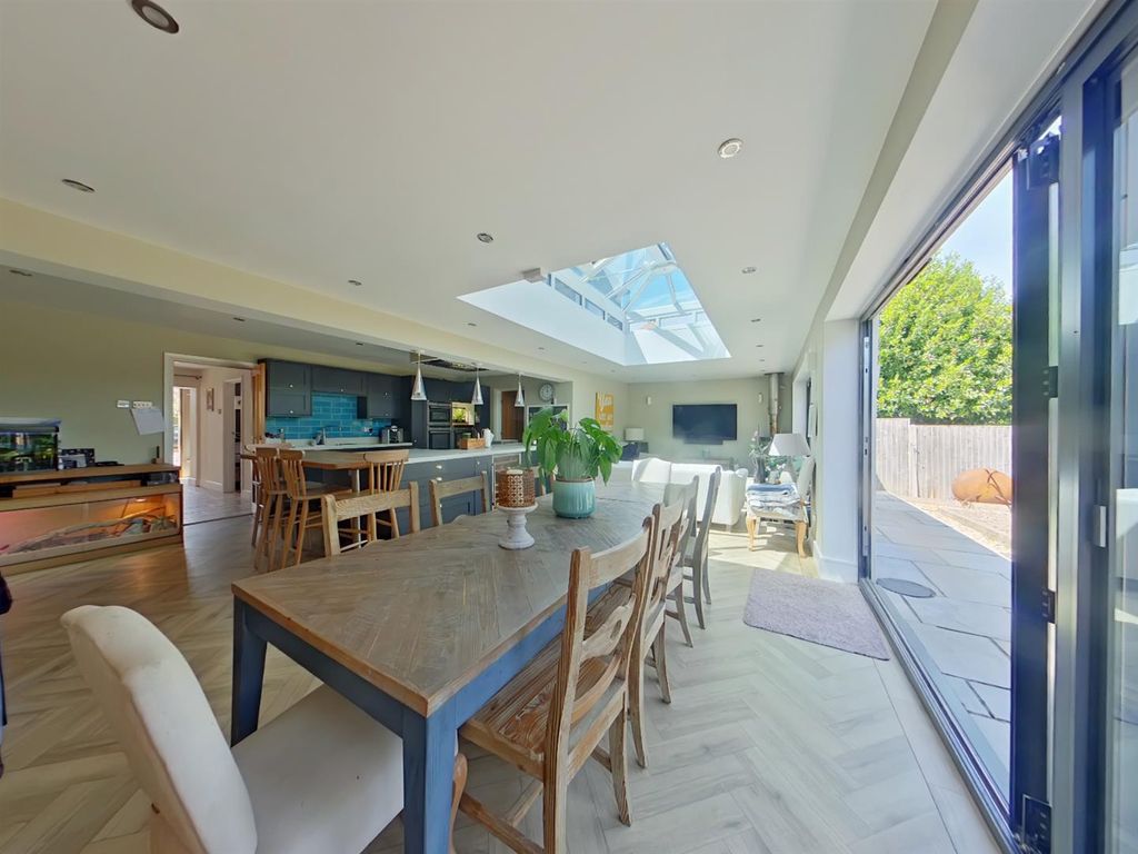 Property photo 3 of 24 Dining Room.Jpg