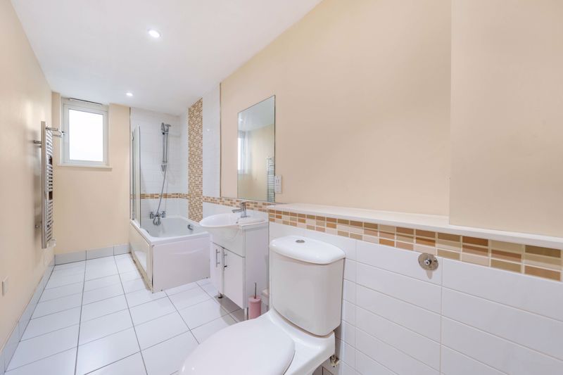 Additional image 10 of 2 bed flat for salePark Lane, Croydon CR0