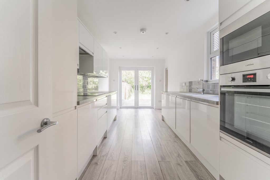Property photo 3 of 27 2528754