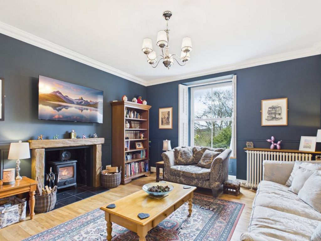 Property photo 2 of 50