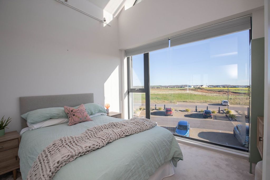 Property photo 3 of 19