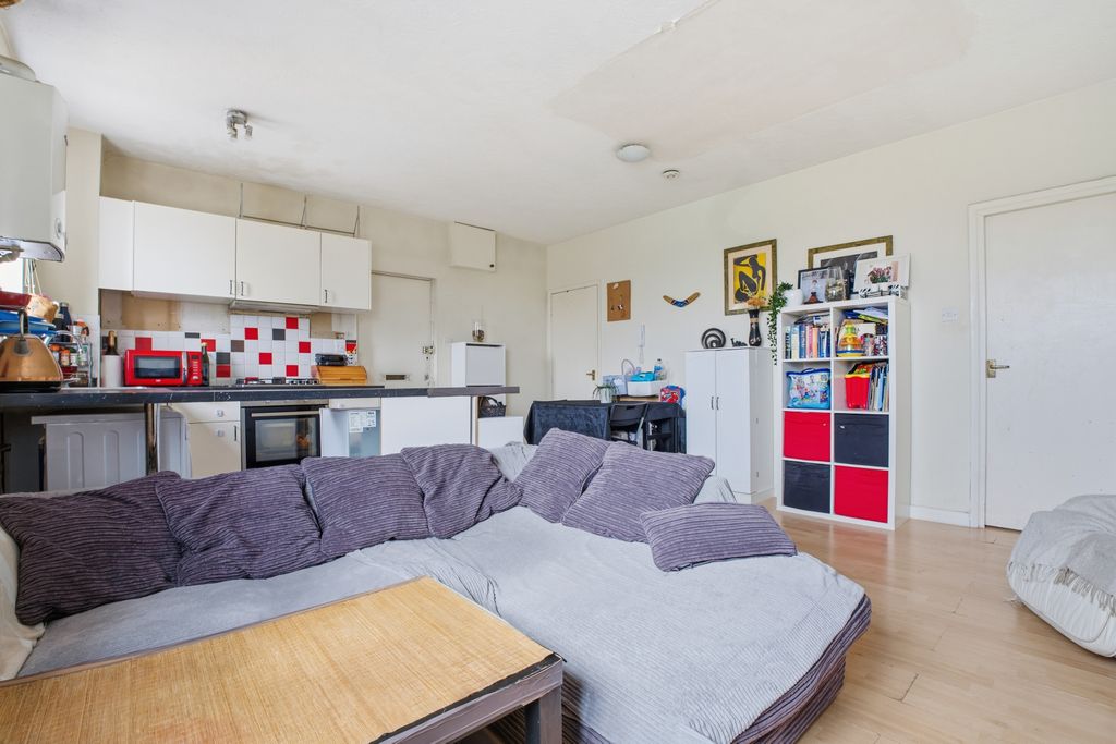 Property photo 3 of 16