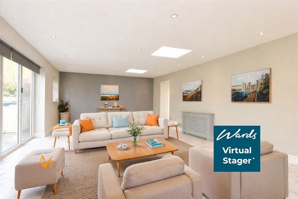 Property photo 3 of 13 Lounge (Contemporary Style)