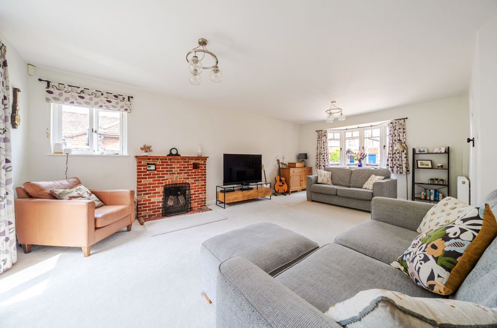 Property photo 3 of 34 1458283-10-6A2Fea...