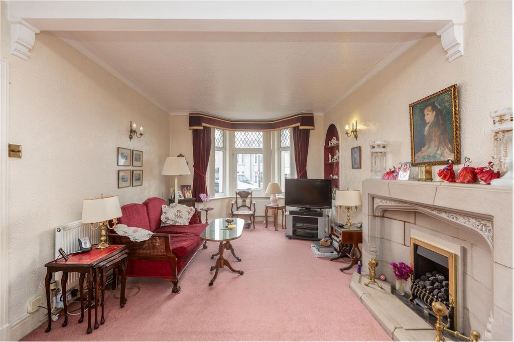 Property photo 2 of 36
