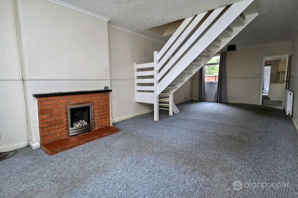 Property photo 3 of 19 4895934