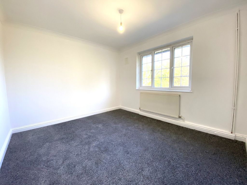 Property photo 3 of 8 4503073