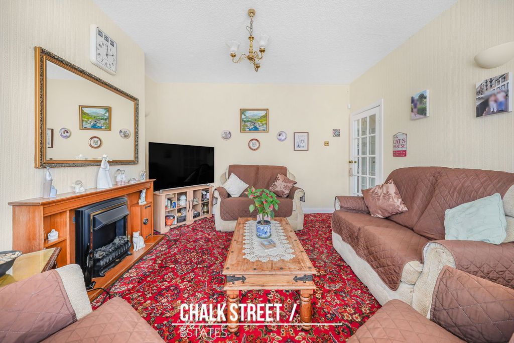 Property photo 3 of 32
