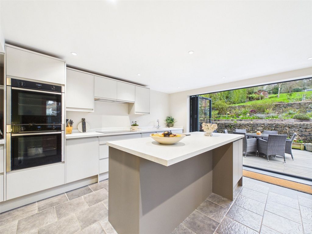 Property photo 2 of 26 Picture No. 28