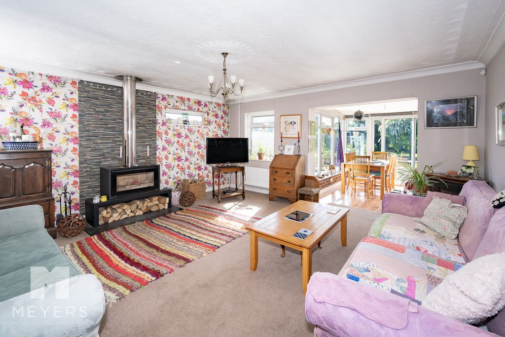 Property photo 3 of 23