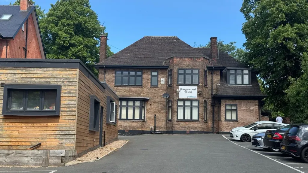 Property photo 1 of 6