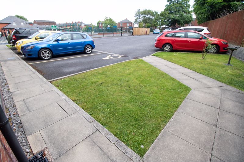 Property photo 2 of 9 Secure Key Fob Entry Car Park