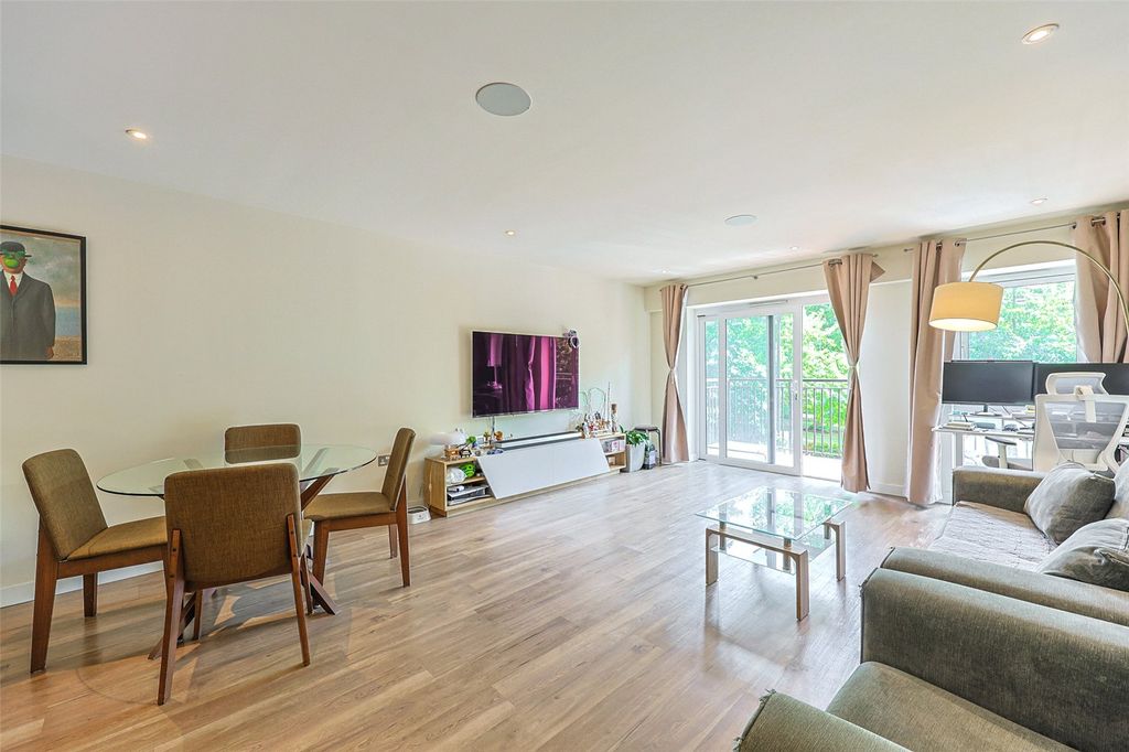 Property photo 2 of 19 Picture No. 03