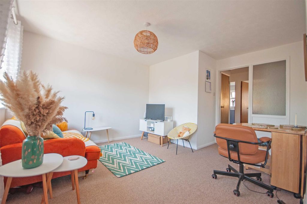 Property photo 2 of 10 L4.Jpg