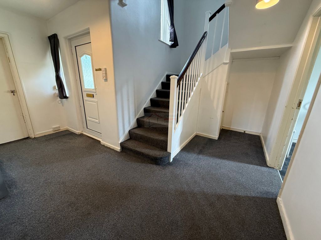 Property photo 3 of 25 Hallway.Jpg