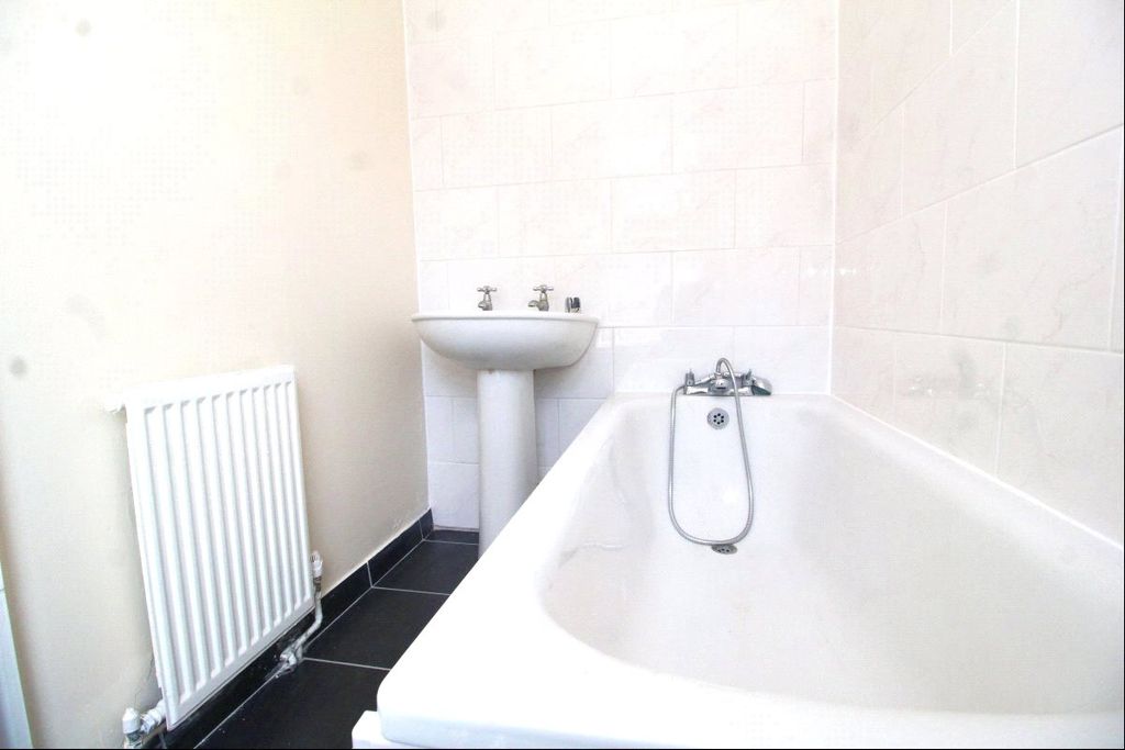 Property photo 3 of 6 Picture No. 01