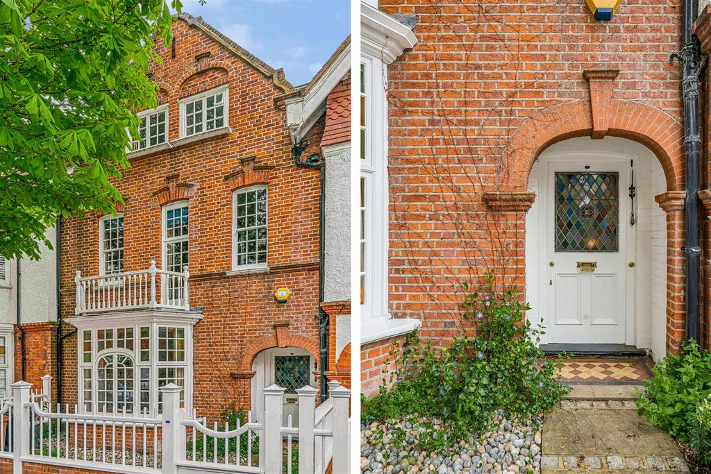 Property photo 1 of 20 For Sale - Queen Annes Grove, W4