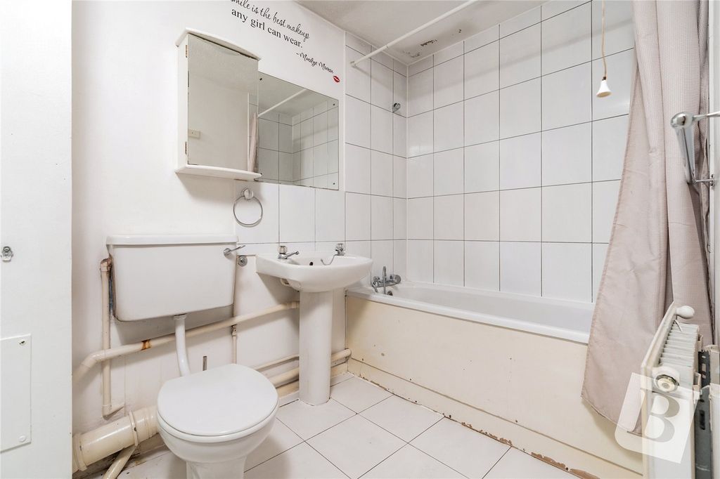 Property photo 3 of 11 Picture No. 02