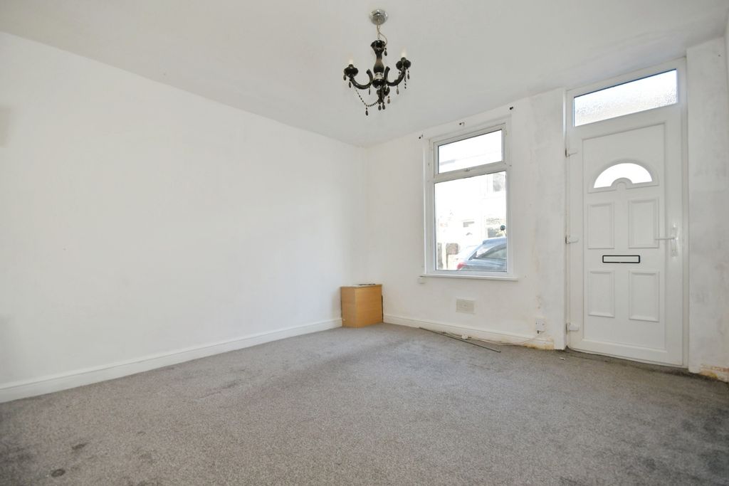 Property photo 3 of 13 Pbox-Img.Jpg