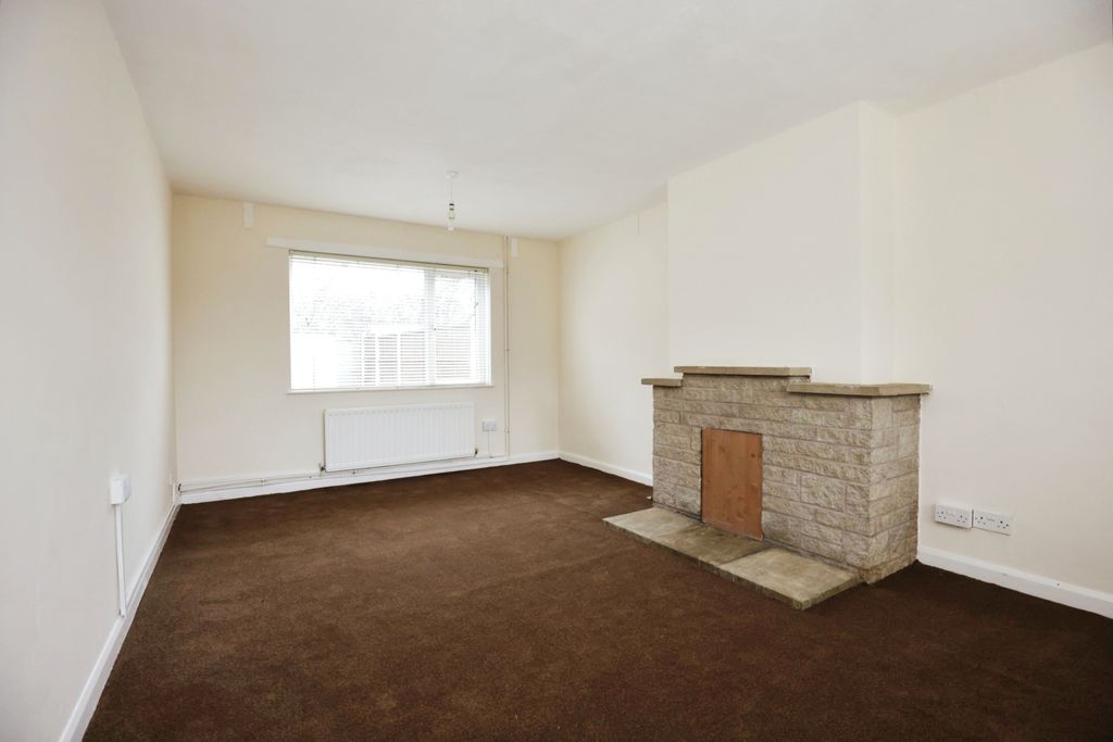 Property photo 2 of 17 Sitting Room